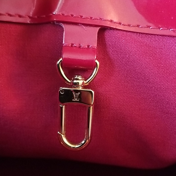 Lous Vuitton Vernis Wilshire PM Pomme D'amour - Picture 10 of 16